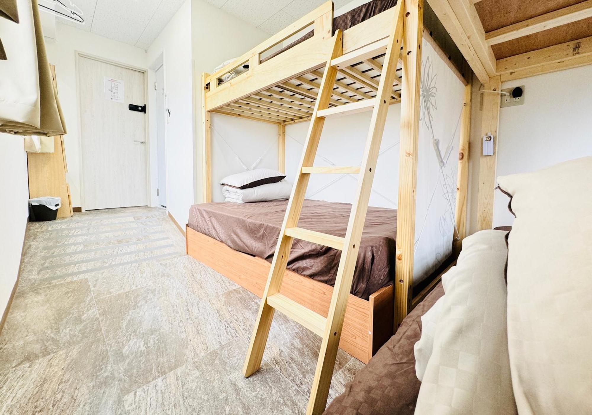 Guest House B'S Fiveⅱ โอซาก้า ภายนอก รูปภาพ
